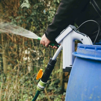 Batavia accu waterpomp 12V Batavia Accu Waterpomp 12V -Tuinartikelen Winkel 123 212