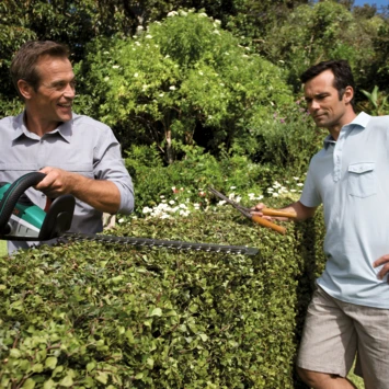 Bosch 36V heggenschaar AdvancedHedgeCut 65cm (Incl. 2.0Ah accu + lader) Bosch 36V Heggenschaar AdvancedHedgeCut 65cm (Incl. 2.0Ah Accu + Lader) -Tuinartikelen Winkel 123 2228