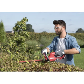 SKIL 20V heggenschaar 0428AA 45cm incl. 2,0Ah accu + snellader SKIL 20V Heggenschaar 0428AA 45cm Incl. 2,0Ah Accu + Snellader -Tuinartikelen Winkel 123 2255