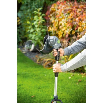 LUX 20V trimmer 26cm incl. 2,0Ah accu + lader LUX 20V Trimmer 26cm Incl. 2,0Ah Accu + Lader -Tuinartikelen Winkel 123 2268