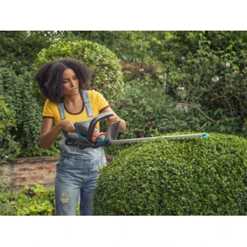 Gardena 18V heggenschaar ComfortCut 50cm incl. accu + lader Gardena 18V Heggenschaar ComfortCut 50cm Incl. Accu + Lader -Tuinartikelen Winkel 123 2332