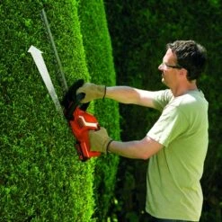 Black & Decker BLACK+DECKER 18V Heggenschaar GTC1845L20 Incl. 2.0Ah Accu -Tuinartikelen Winkel 123 2376