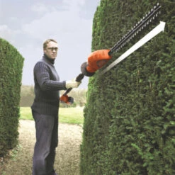 Black & Decker BLACK+DECKER 18V Heggenschaar GTC1843L20 Op Steel 43cm Incl. 2.0 Ah Accu -Tuinartikelen Winkel 123 2394