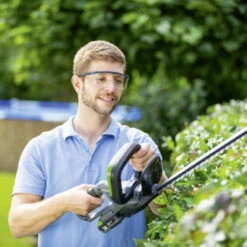 LUX 20V Heggenschaar + 2,0Ah Accu + Lader 6 LUX 20V Heggenschaar + 2,0Ah Accu + Lader -Tuinartikelen Winkel 123 2399