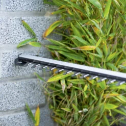 LUX 20V Heggenschaar + 2,0Ah Accu + Lader 10 LUX 20V Heggenschaar + 2,0Ah Accu + Lader -Tuinartikelen Winkel 123 2403