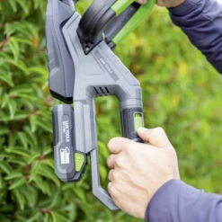 LUX 20V Heggenschaar + 2,0Ah Accu + Lader 14 LUX 20V Heggenschaar + 2,0Ah Accu + Lader -Tuinartikelen Winkel 123 2407