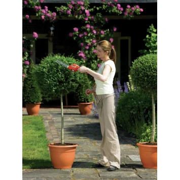 BLACK+DECKER 3,6V struikschaar GSL300-QW Black & Decker BLACK+DECKER 3,6V Struikschaar GSL300-QW -Tuinartikelen Winkel 123 2905