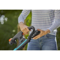 Gardena 18V Heggenschaar EasyCut (P4A) Incl. 2.0Ah Accu + Lader 4 Gardena 18V Heggenschaar EasyCut (P4A) Incl. 2.0Ah Accu + Lader -Tuinartikelen Winkel 123 3103