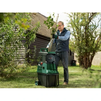 Bosch fluisterhakselaar AXT 25 D Bosch Fluisterhakselaar AXT 25 D -Tuinartikelen Winkel 123 3652
